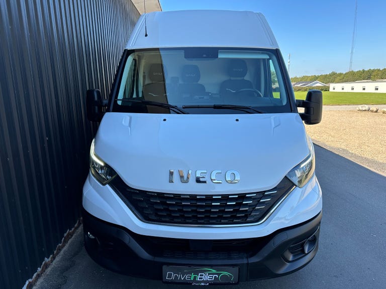 Iveco Daily 35S16 16m³ Van AG8