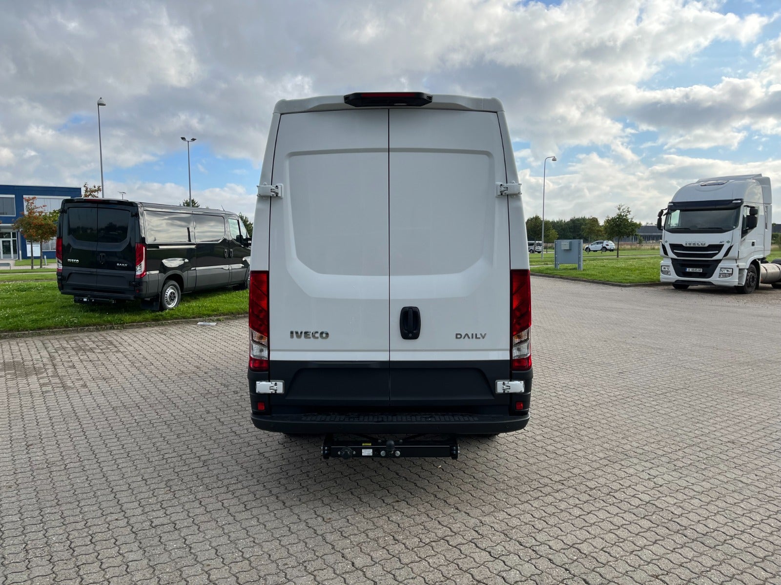 Billede af Iveco Daily 3,0 35C18 12m³ Van AG8