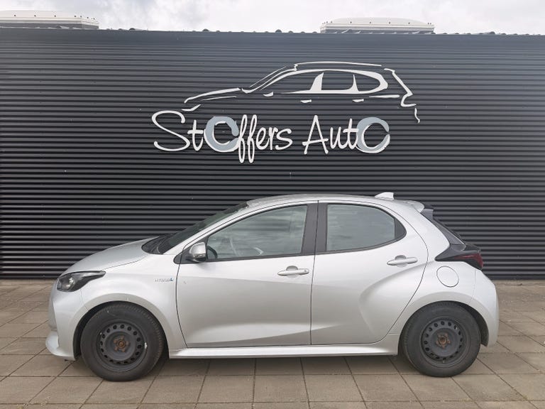 Toyota Yaris Hybrid H3 e-CVT