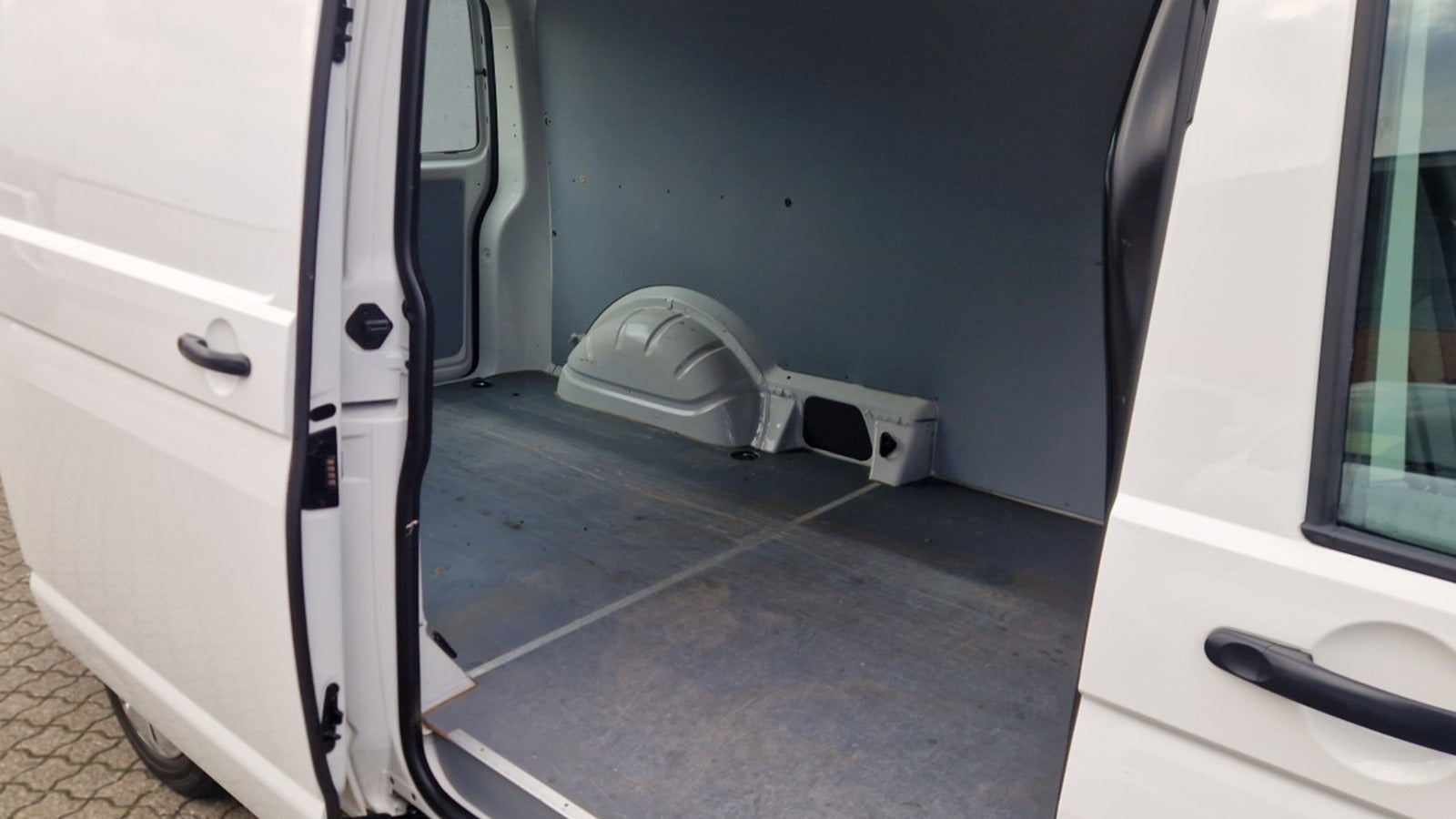 Billede af VW Transporter 2,0 TDi 110 Kassevogn lang