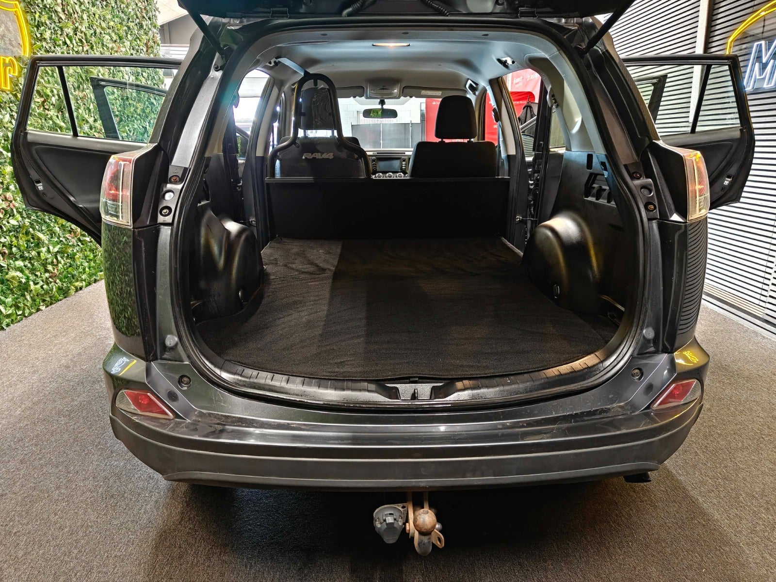 Billede af Toyota RAV4 2,0 D-4D T2+ Van