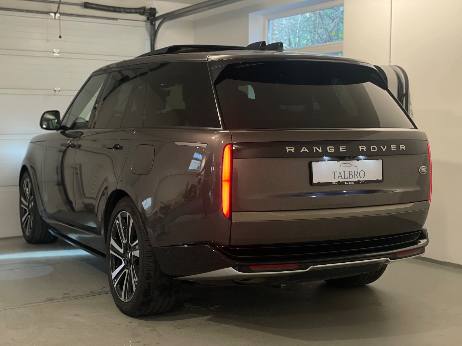 Land Rover – Range Rover
