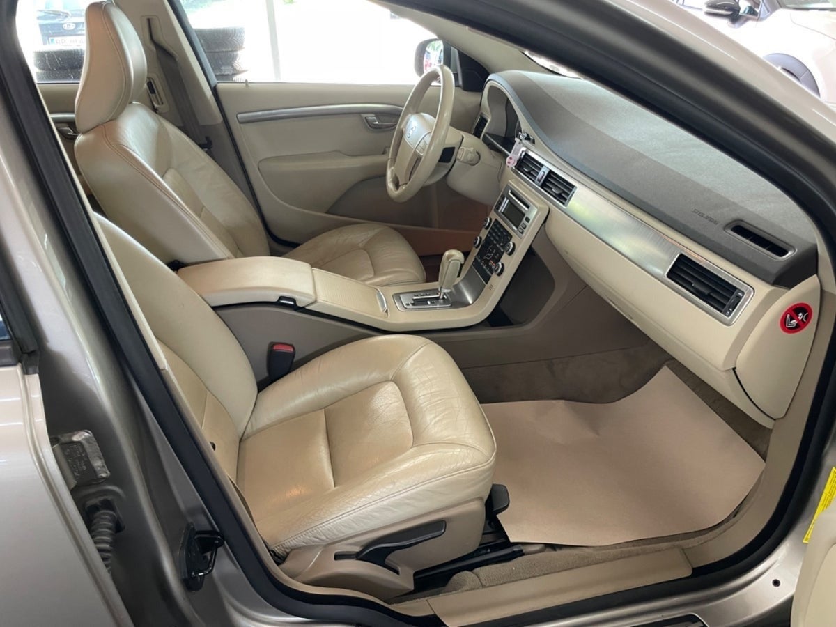 Volvo V70 T Momentum aut.