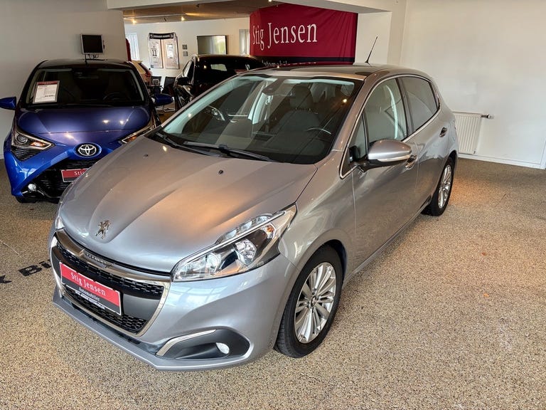 Peugeot 208 BlueHDi 100 Allure Sky