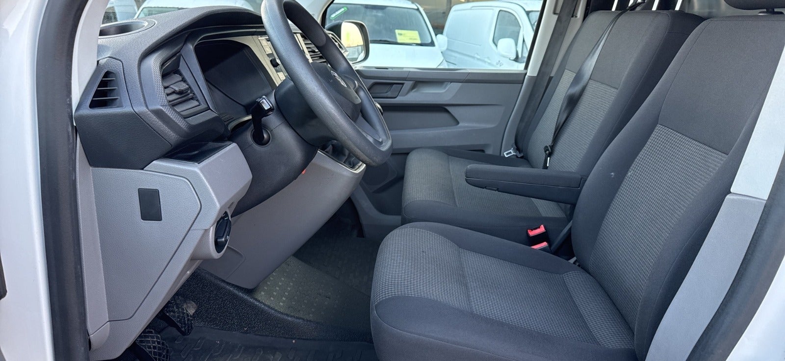 Billede af VW Transporter 2,0 TDi 110 Kassevogn lang