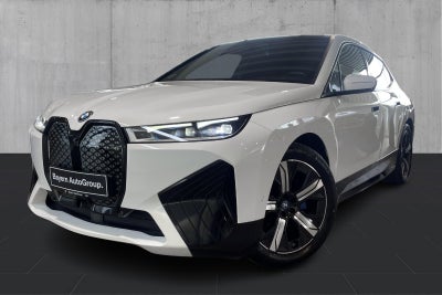 BMW iX xDrive40 Supercharged 2023