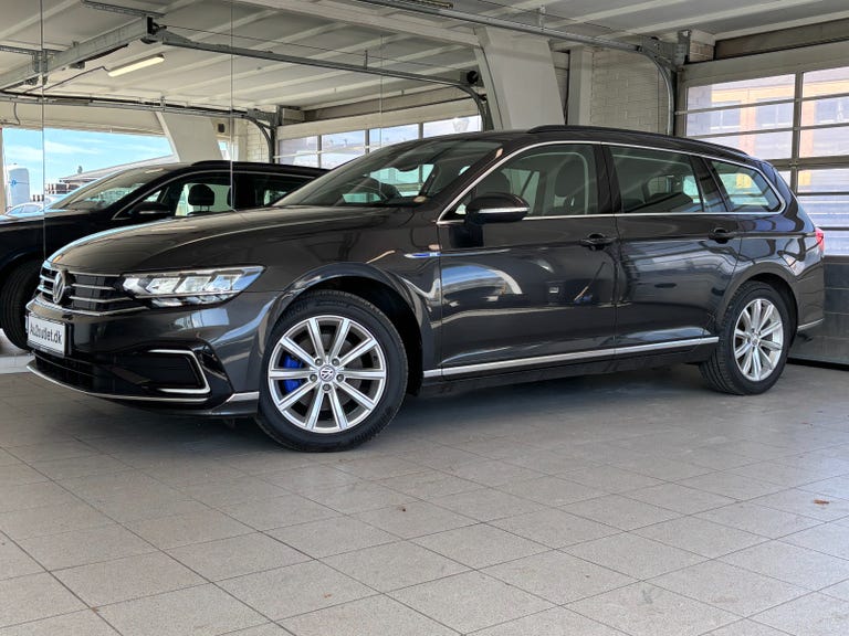 VW Passat GTE Variant DSG