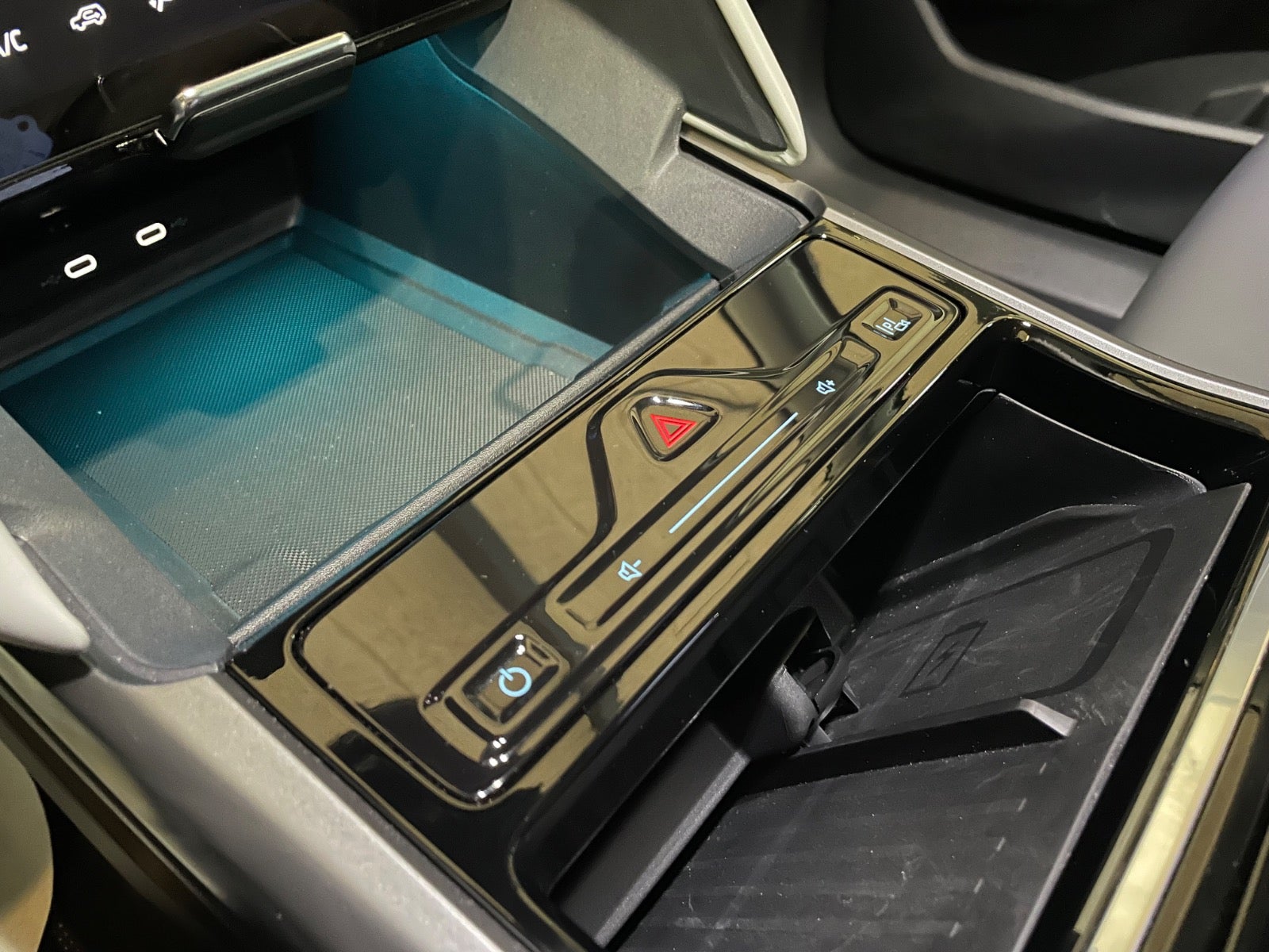 Ford Explorer Select Extended Range