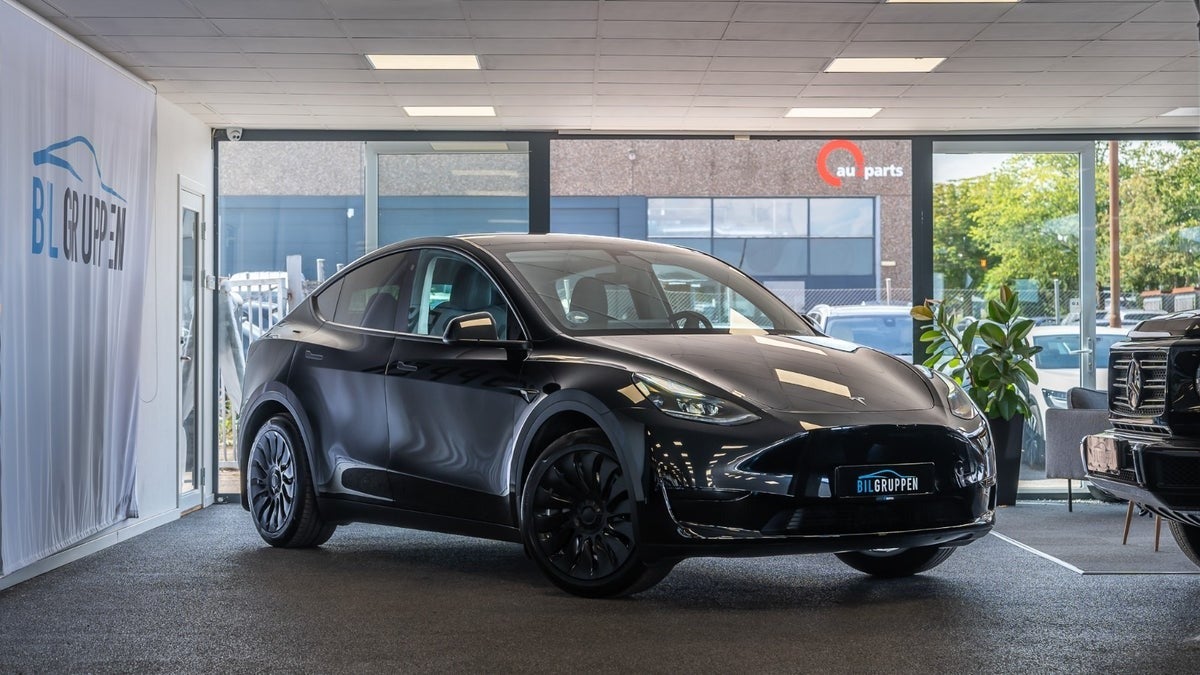 Tesla Model Y  Performance AWD