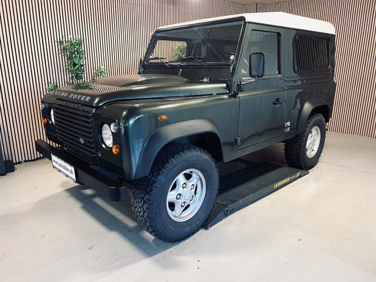 Land Rover Defender 90 Hard Top SE