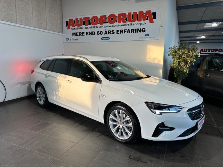 Opel Insignia D 122 Ultimate Sports Tourer aut.