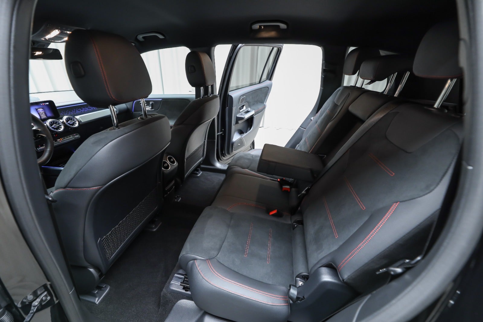 Mercedes-Benz EQB 250+ (5/8)