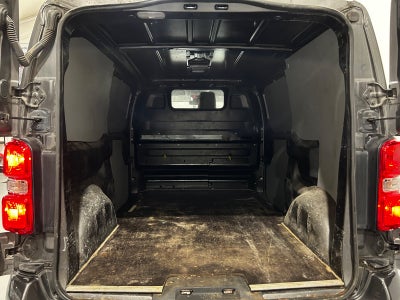 Peugeot Expert BlueHDi 122 L2 Ultimate EAT8 Van
