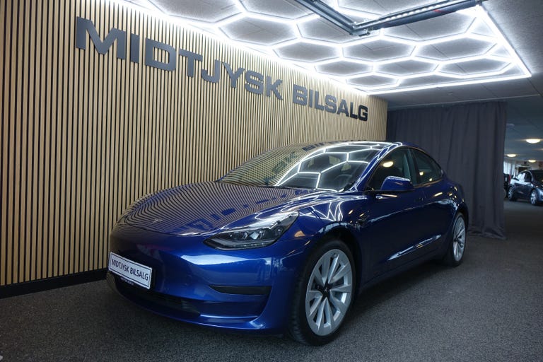 Tesla Model 3 RWD
