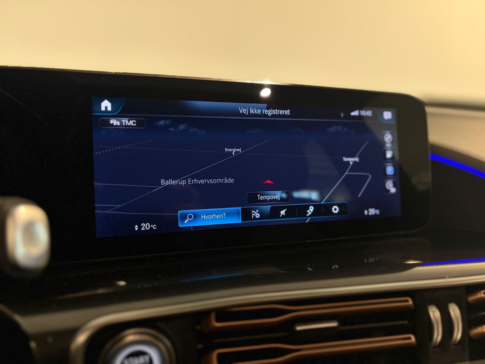 Mercedes – EQC400