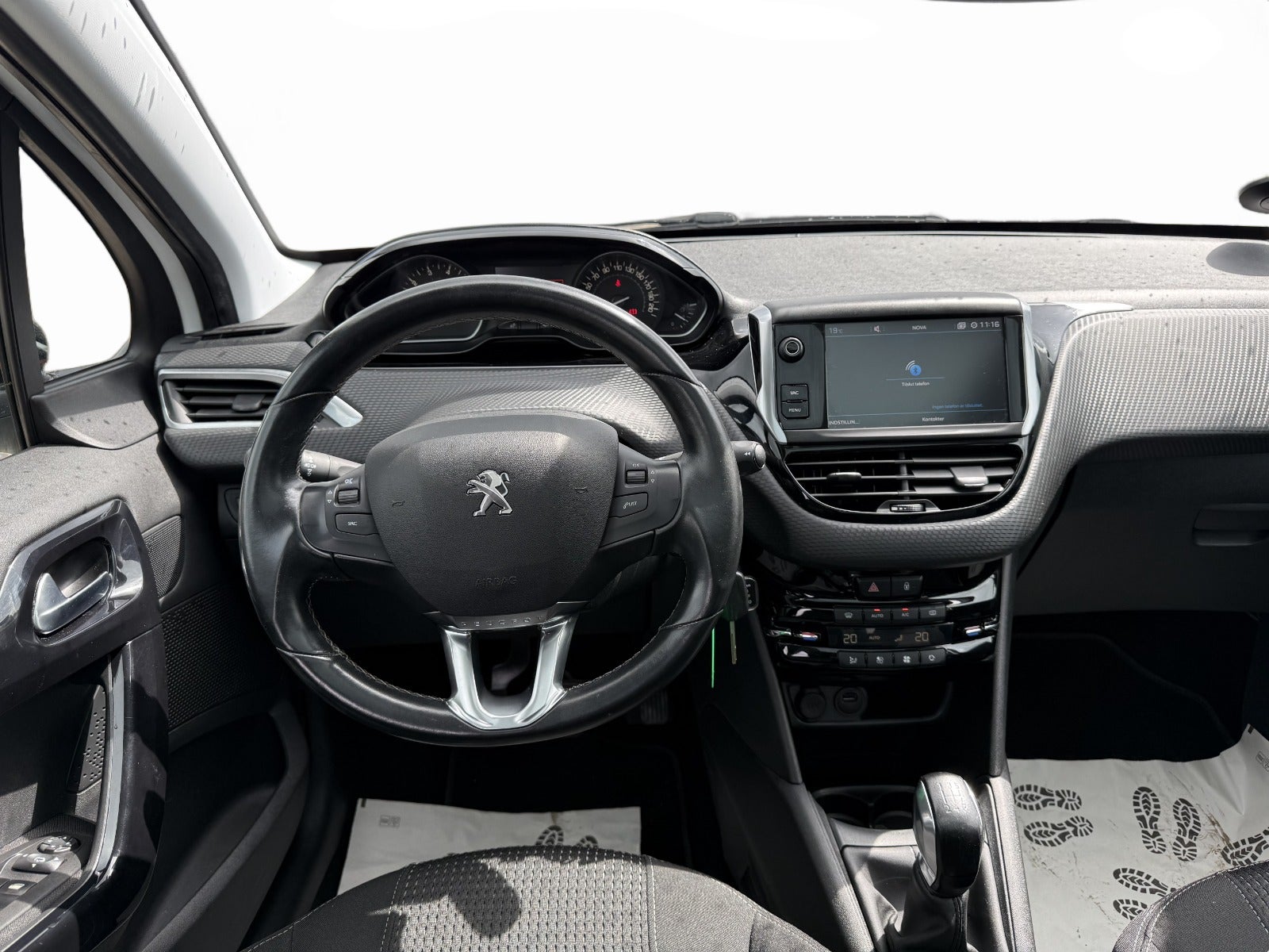 Billede af Peugeot 208 1,2 PureTech 82 Allure Sky