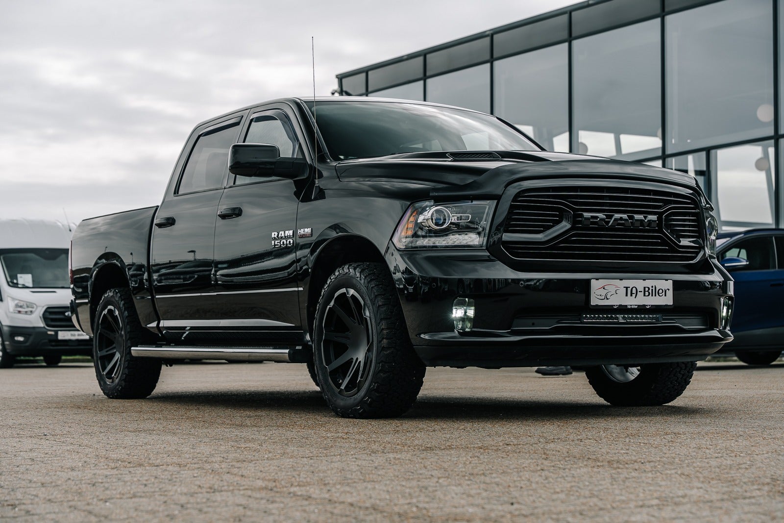 Dodge ram 1500 v8 sport crew cab aut 4x4