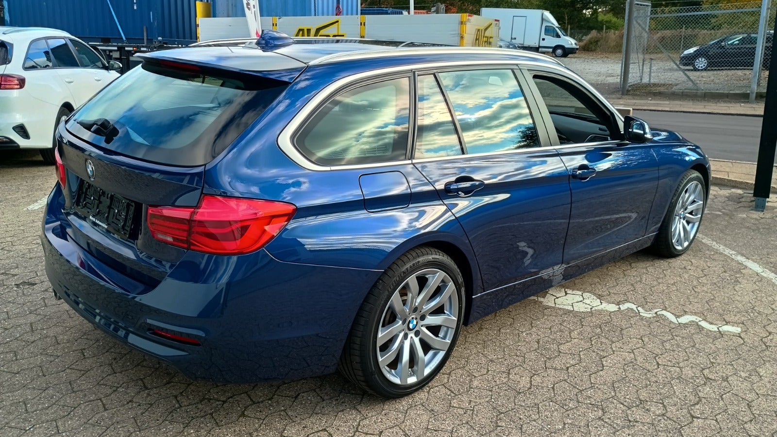 Billede af BMW 320i 2,0 Touring Advantage aut.
