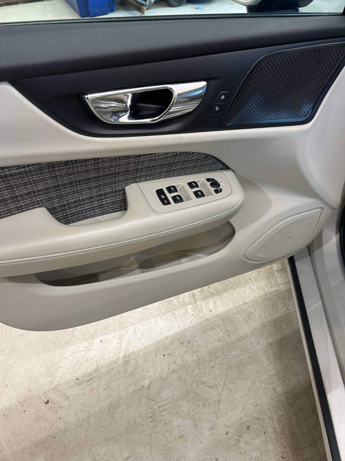 Billede af Volvo V60 2,0 D4 190 R-Design aut.