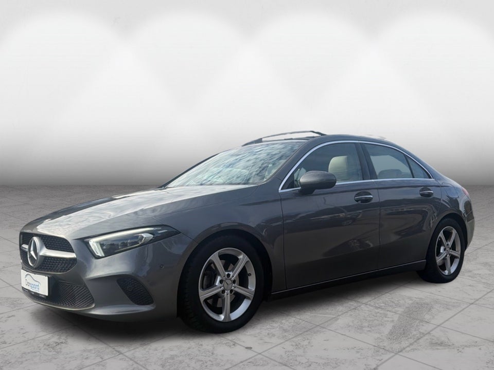 Mercedes A200, Billede 1
