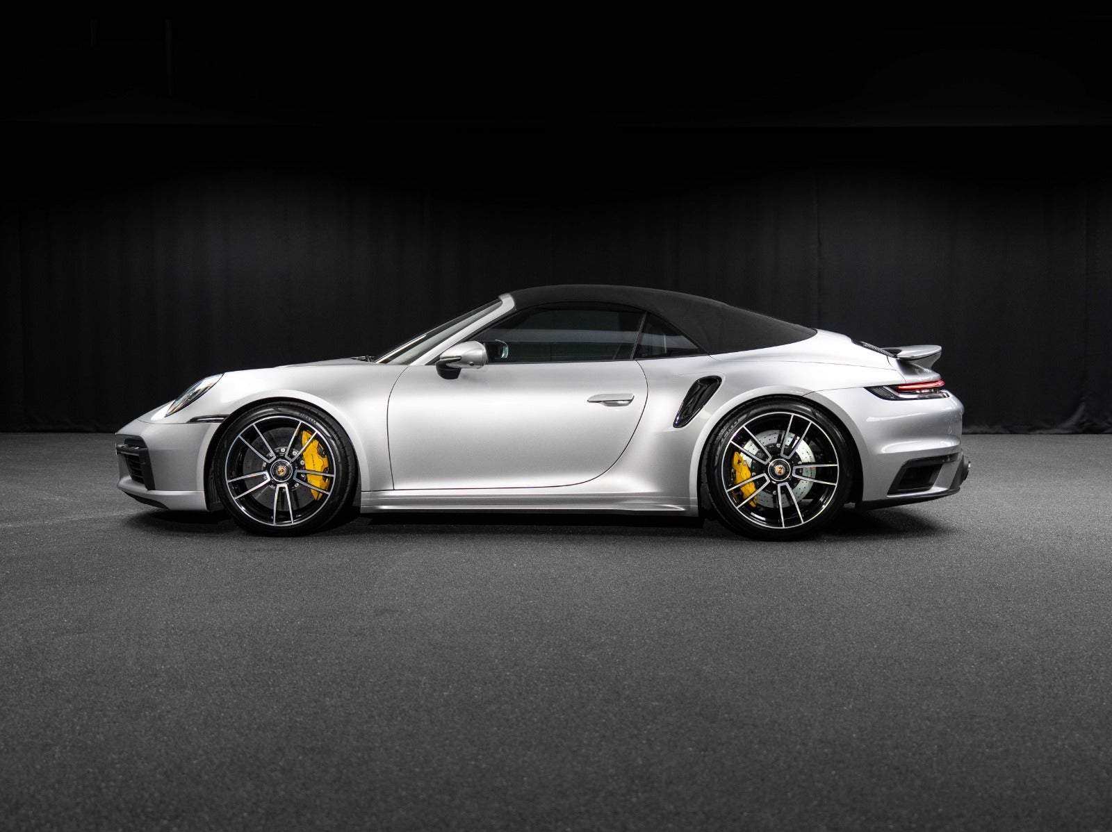 Gallery image 3 of 22