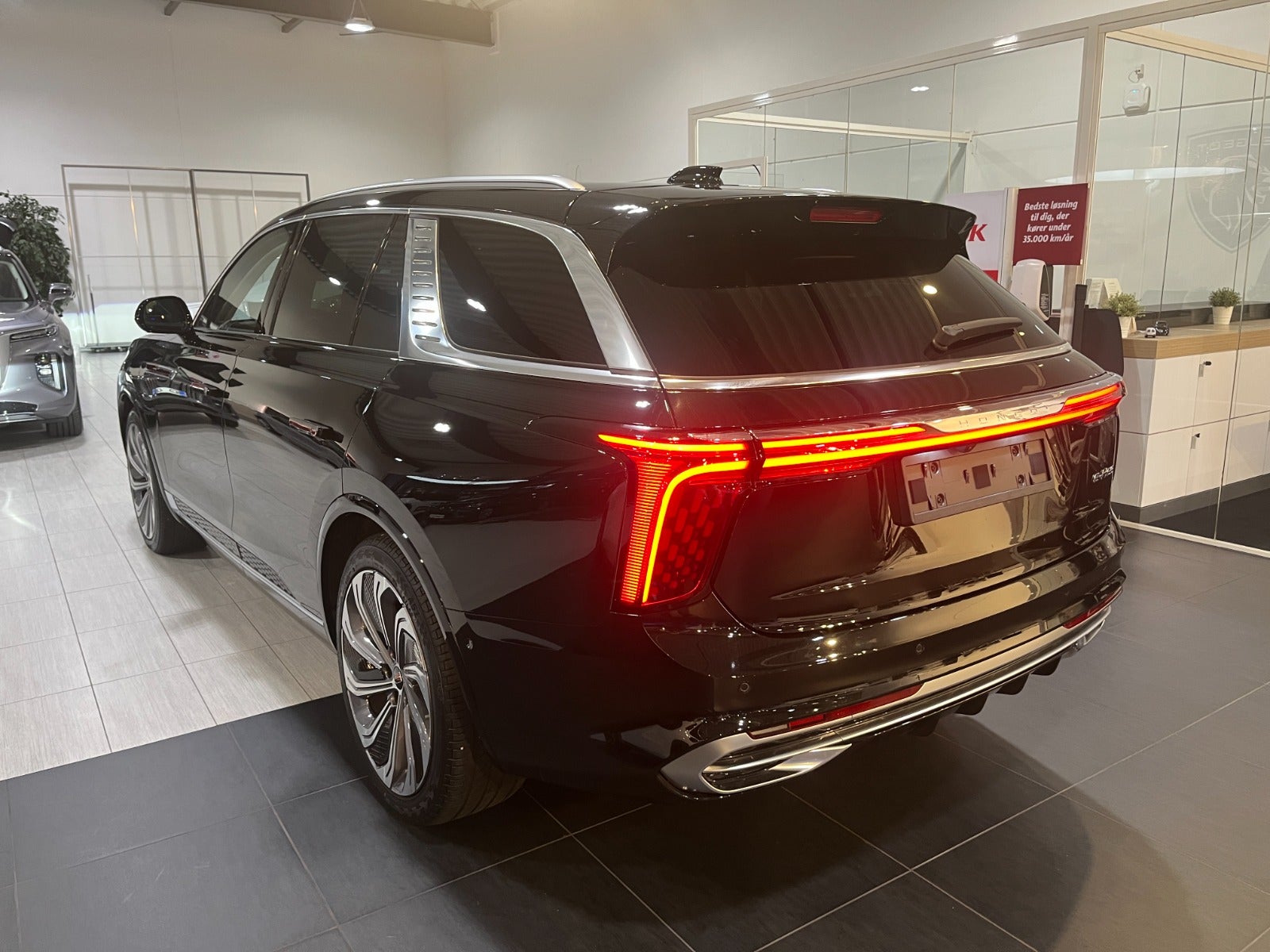 Billede af Hongqi E-HS9 120 Exclusive+