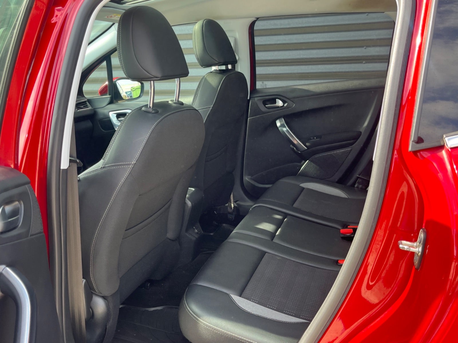 Billede af Peugeot 2008 1,2 PureTech 130 Allure Sky