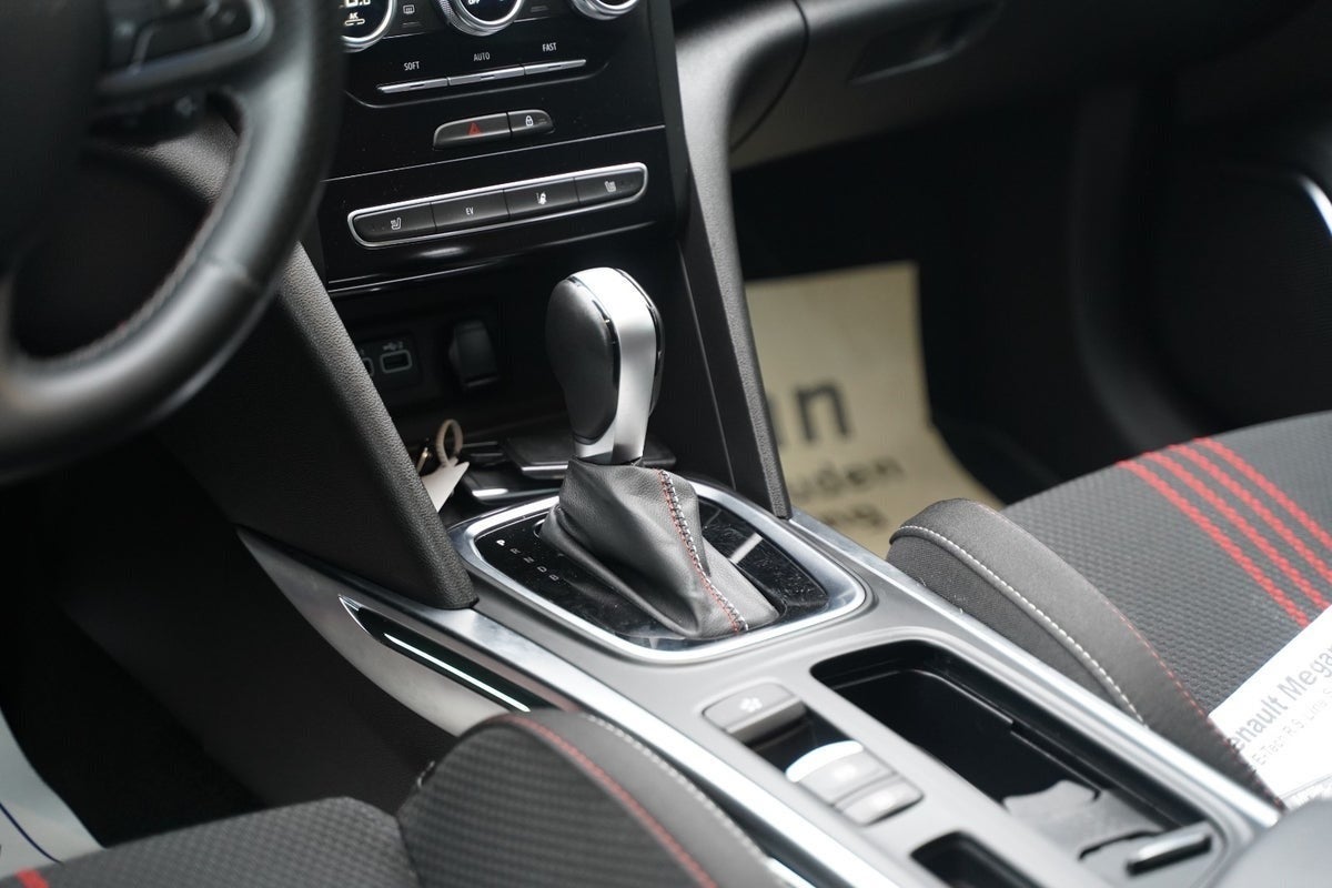 Billede af Renault Megane IV 1,6 E-Tech R.S. Line Sport Tourer