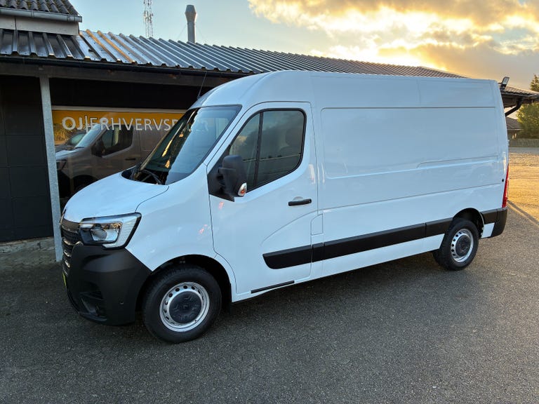 Renault Master IV T33 dCi 135 L2H2 Kassevogn