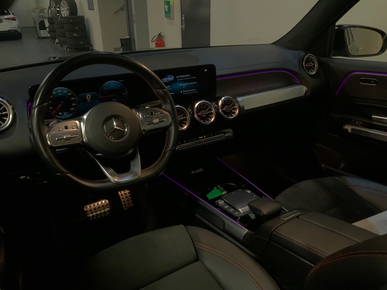 Mercedes-Benz EQB 300
