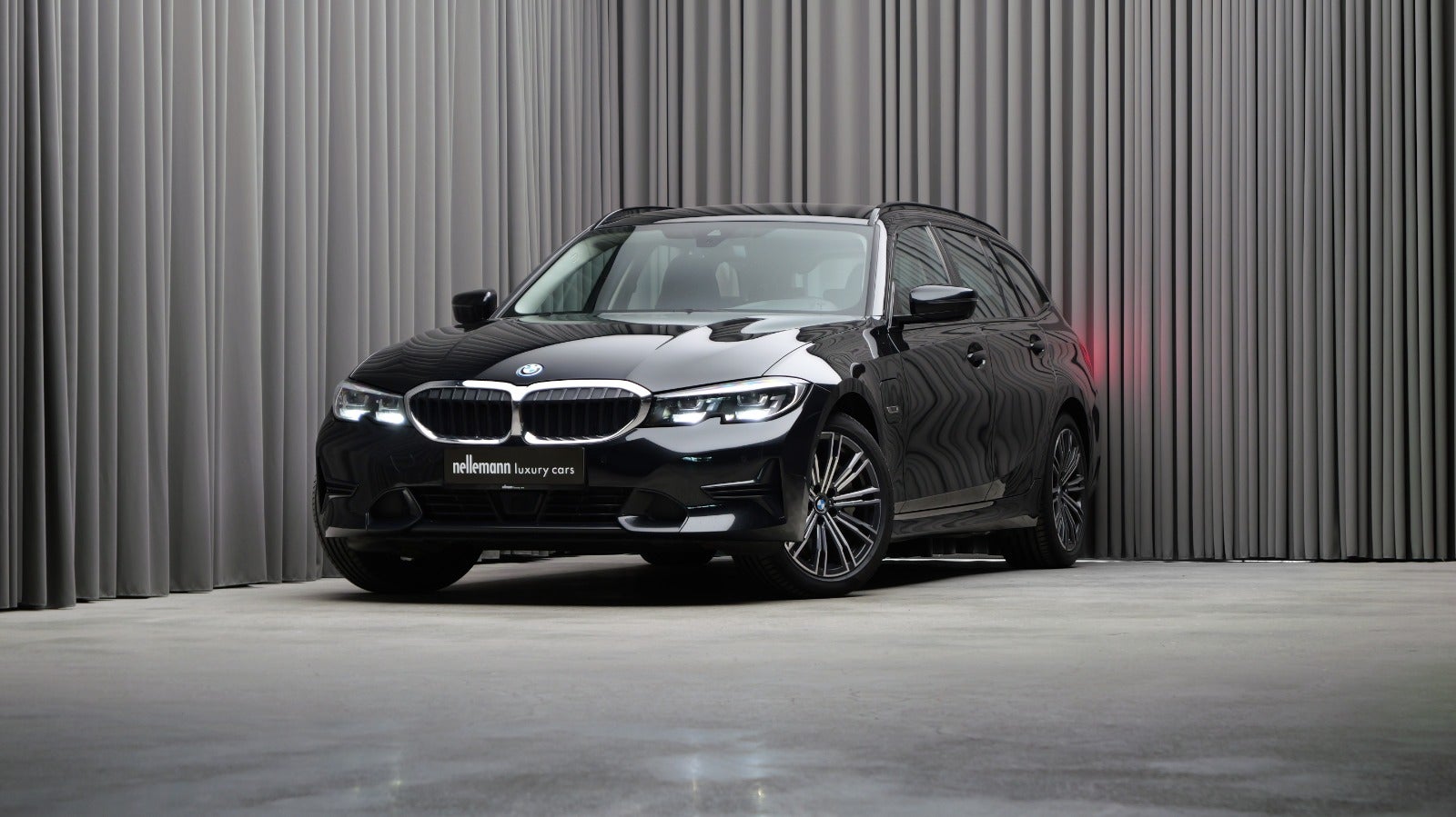 BMW 330e Touring Sport Line aut.