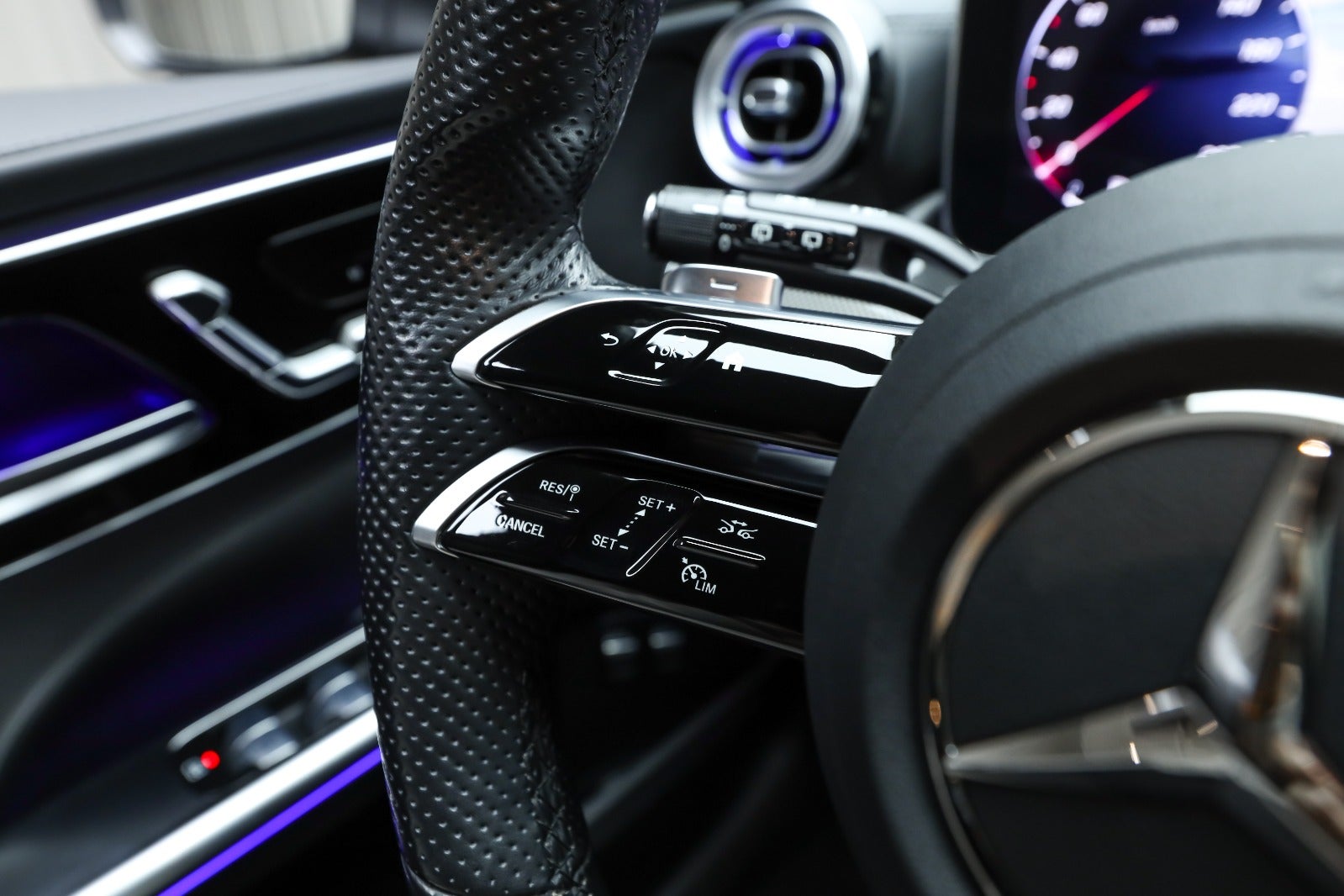2022 Mercedes-Benz C 300 e