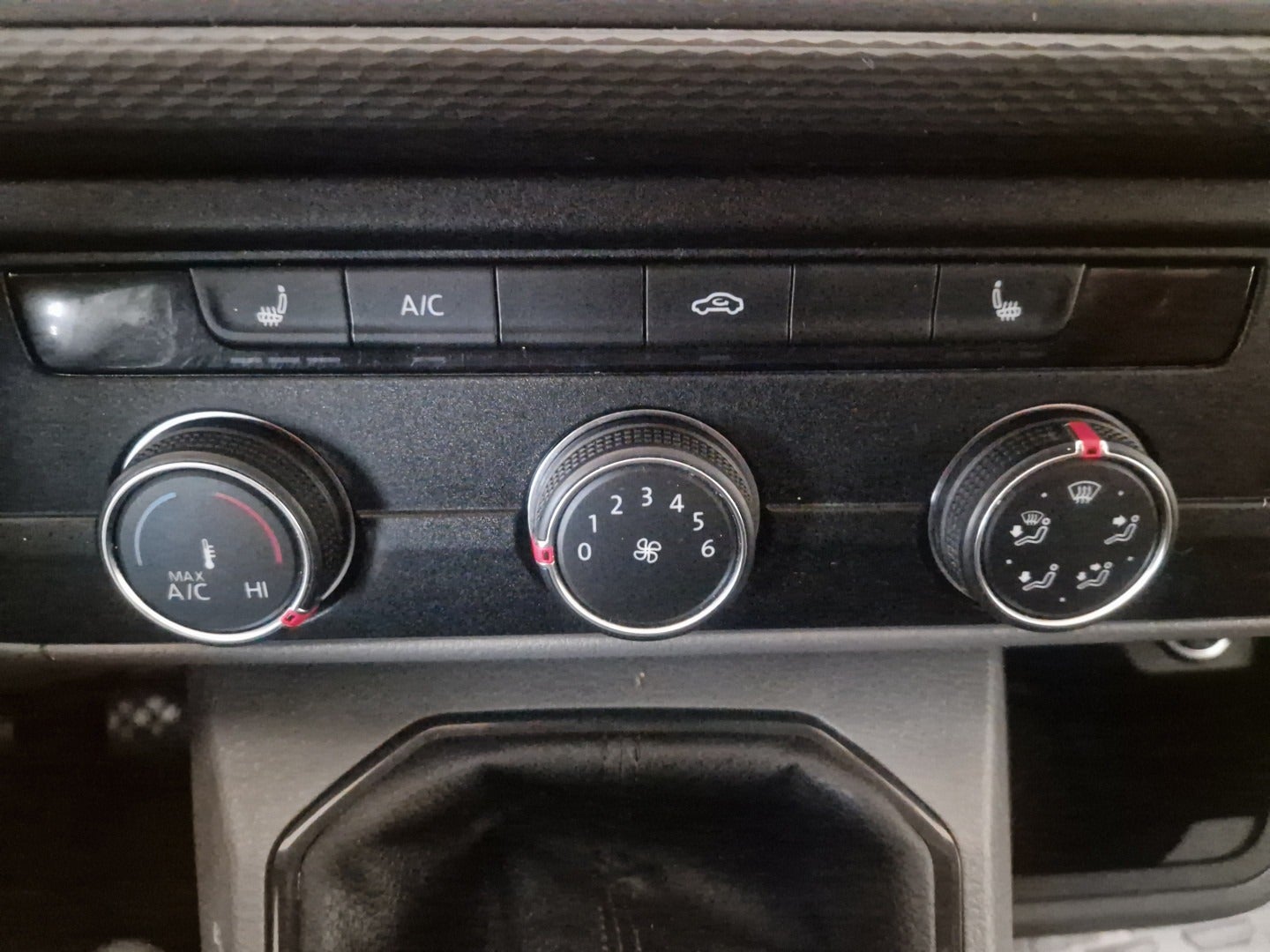 Billede af VW Transporter 2,0 TDi 110 Kassevogn lang