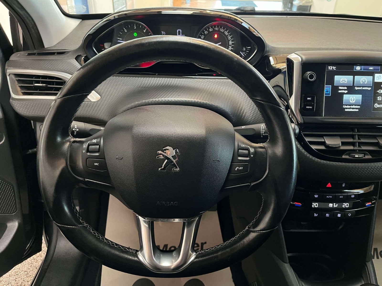 Peugeot 208 2016