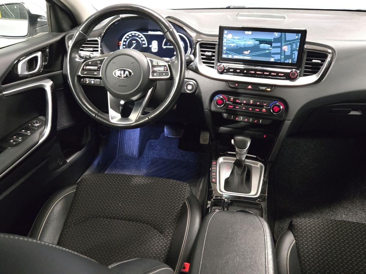 Kia XCeed PHEV Upgrade Intro DCT