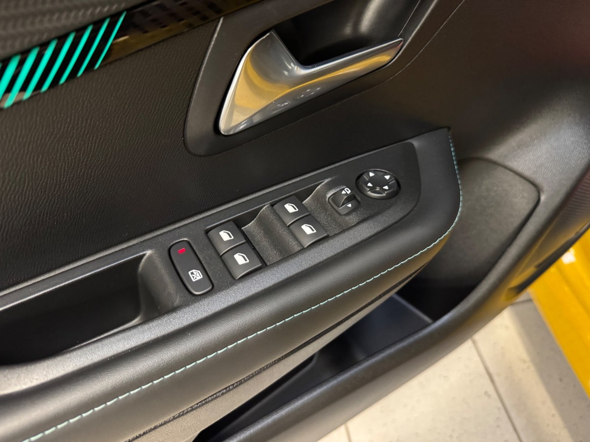 Peugeot e-208 Allure Peugeot e-208 Allure