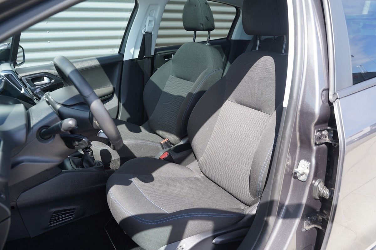 Billede af Peugeot 208 1,5 BlueHDi 100 Signature Sky