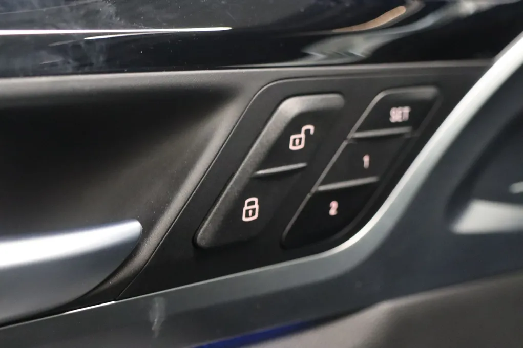 BMW iX3 Charged Plus M-Sport