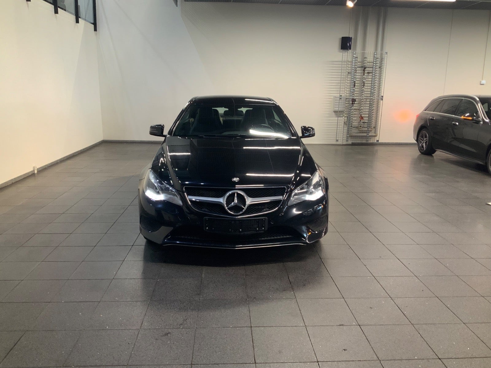 Mercedes-Benz E 350 (2/7)