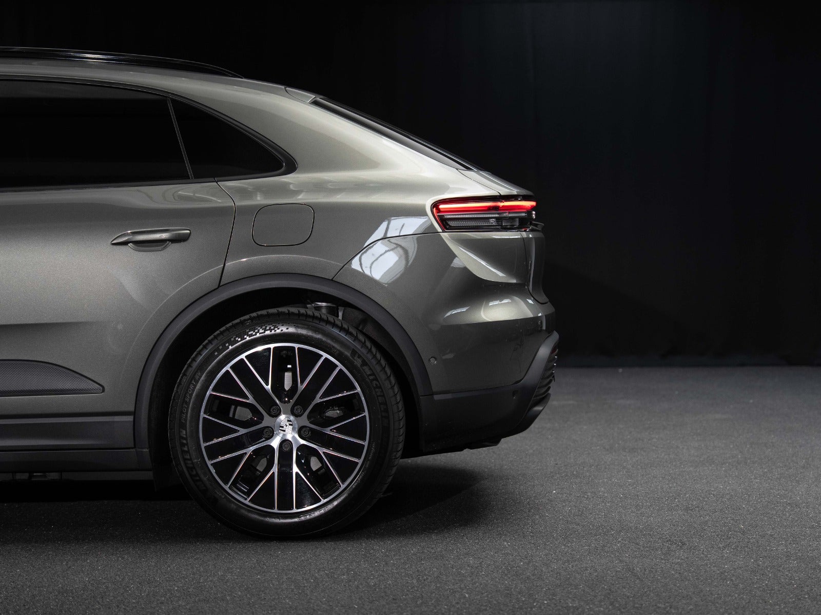 Gallery image 6 of 16