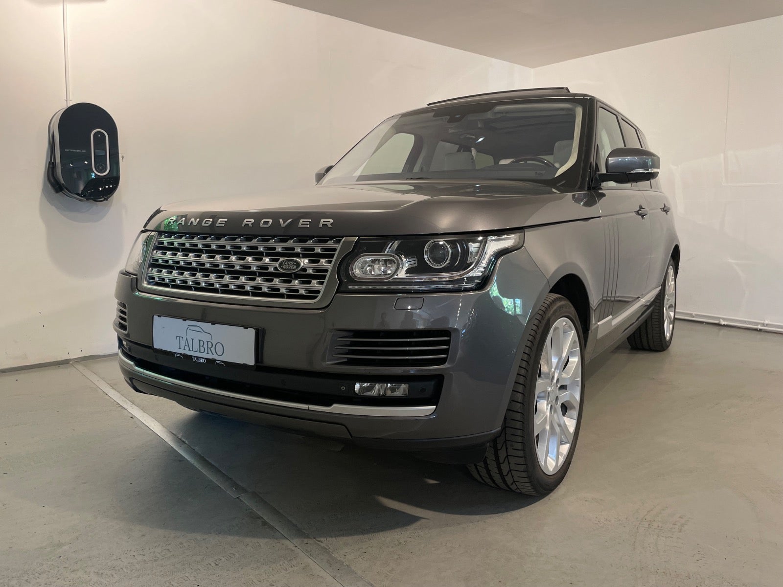 Land Rover – Range Rover