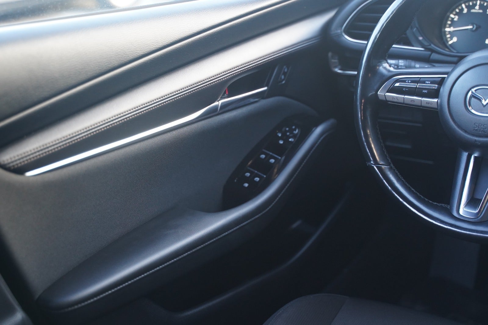 Billede af Mazda 3 2,0 e-SkyActiv-G 150 Cosmo aut.