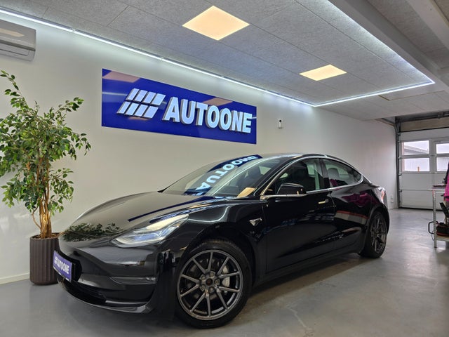 Tesla Model 3  Long Range AWD