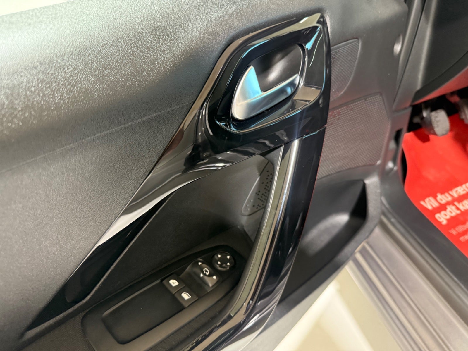 Peugeot 208 BlueHDi 100 Like Sky