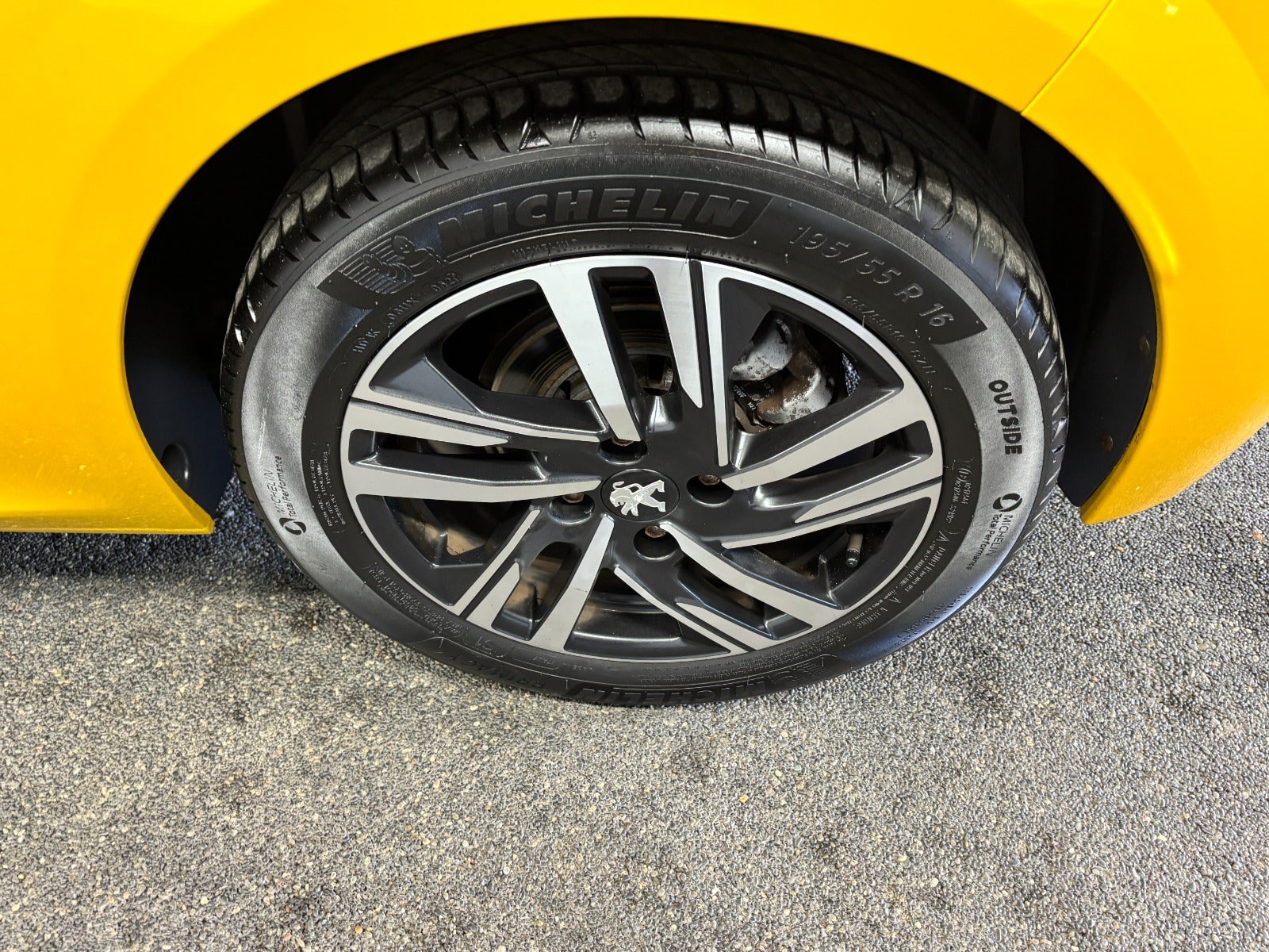Billede af Peugeot 208 1,2 PureTech 100 Allure Sky