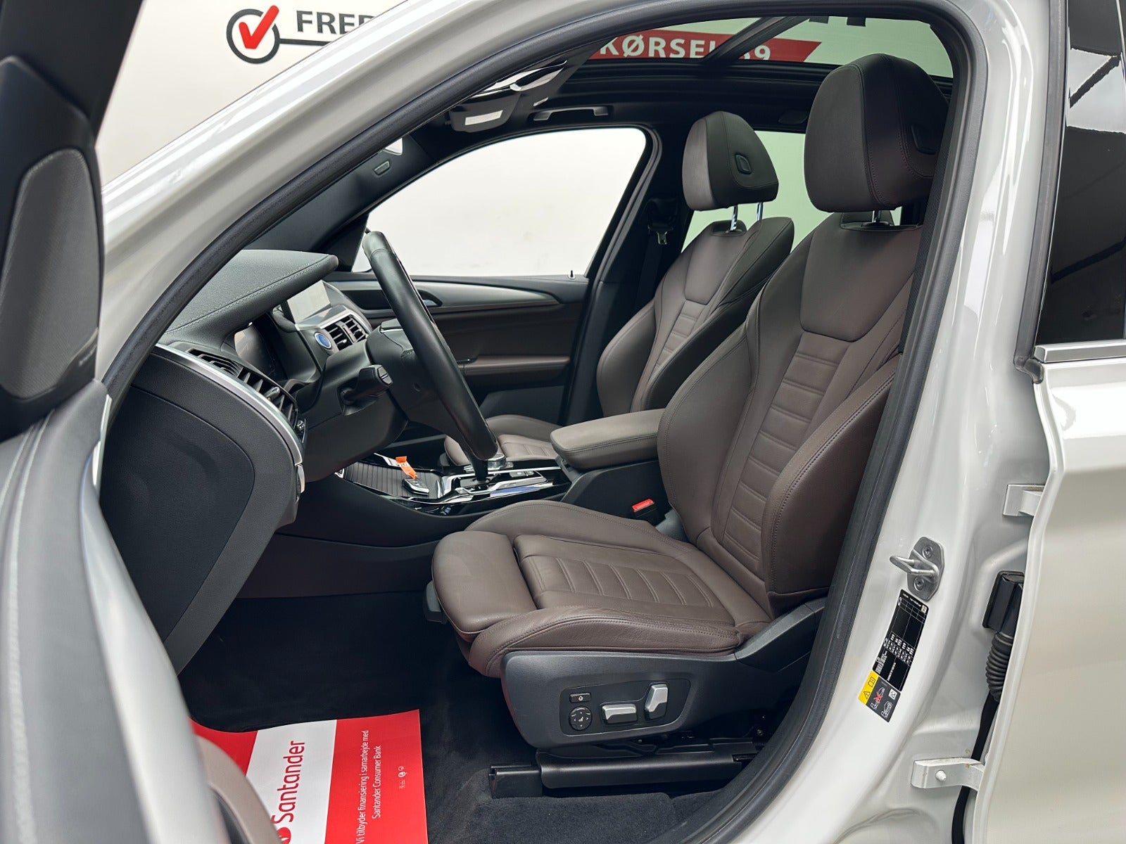 Billede af BMW iX3  Charged Impressive