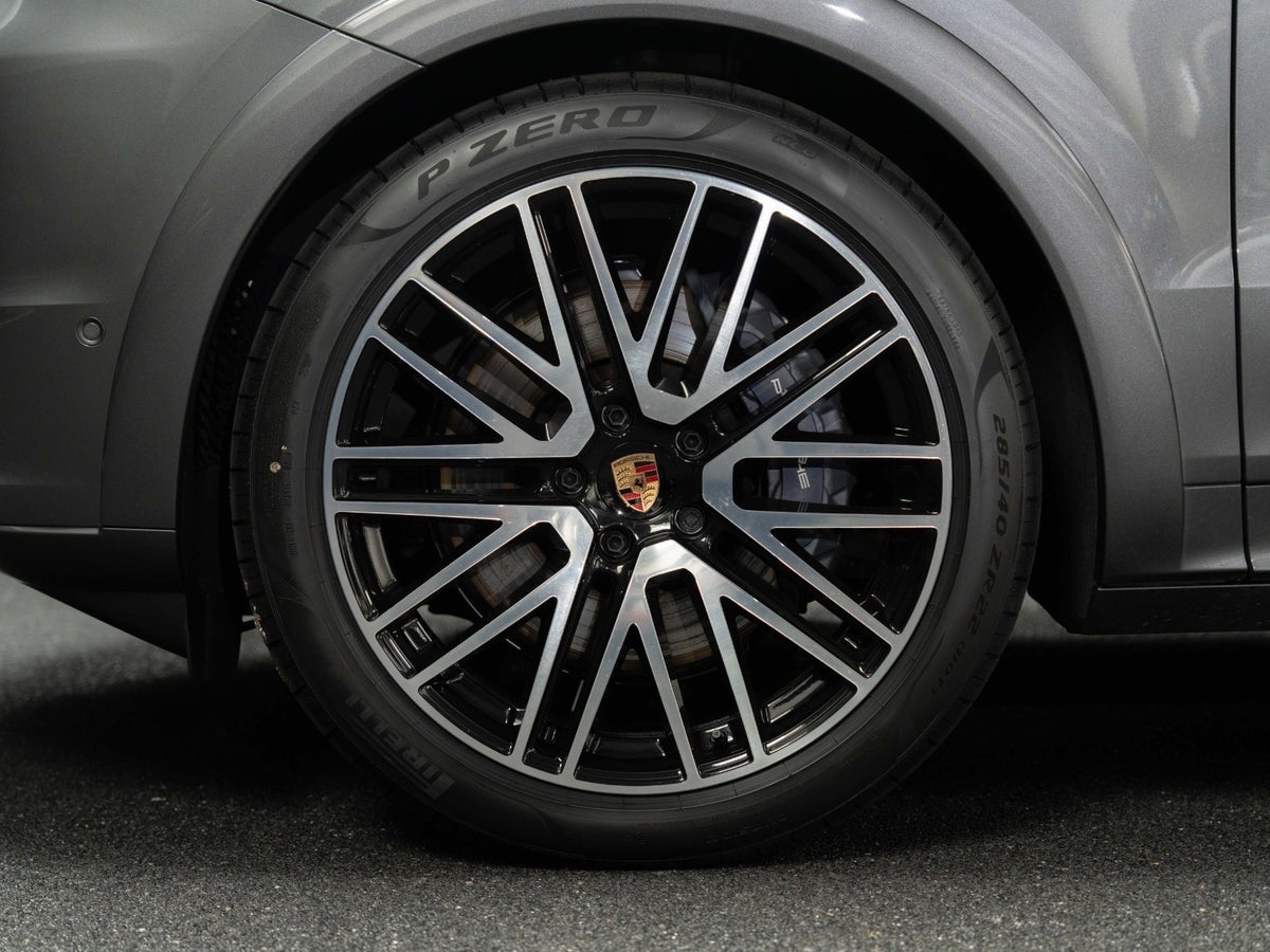 Gallery image 5 of 18