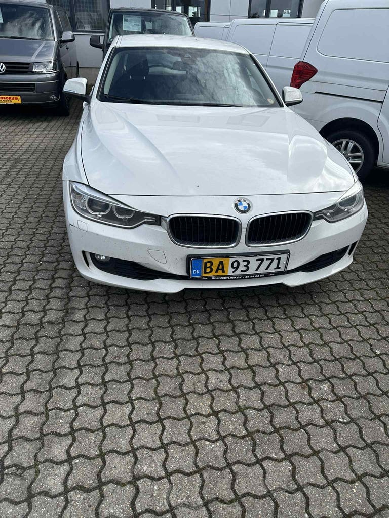 BMW 320i Touring aut. Van