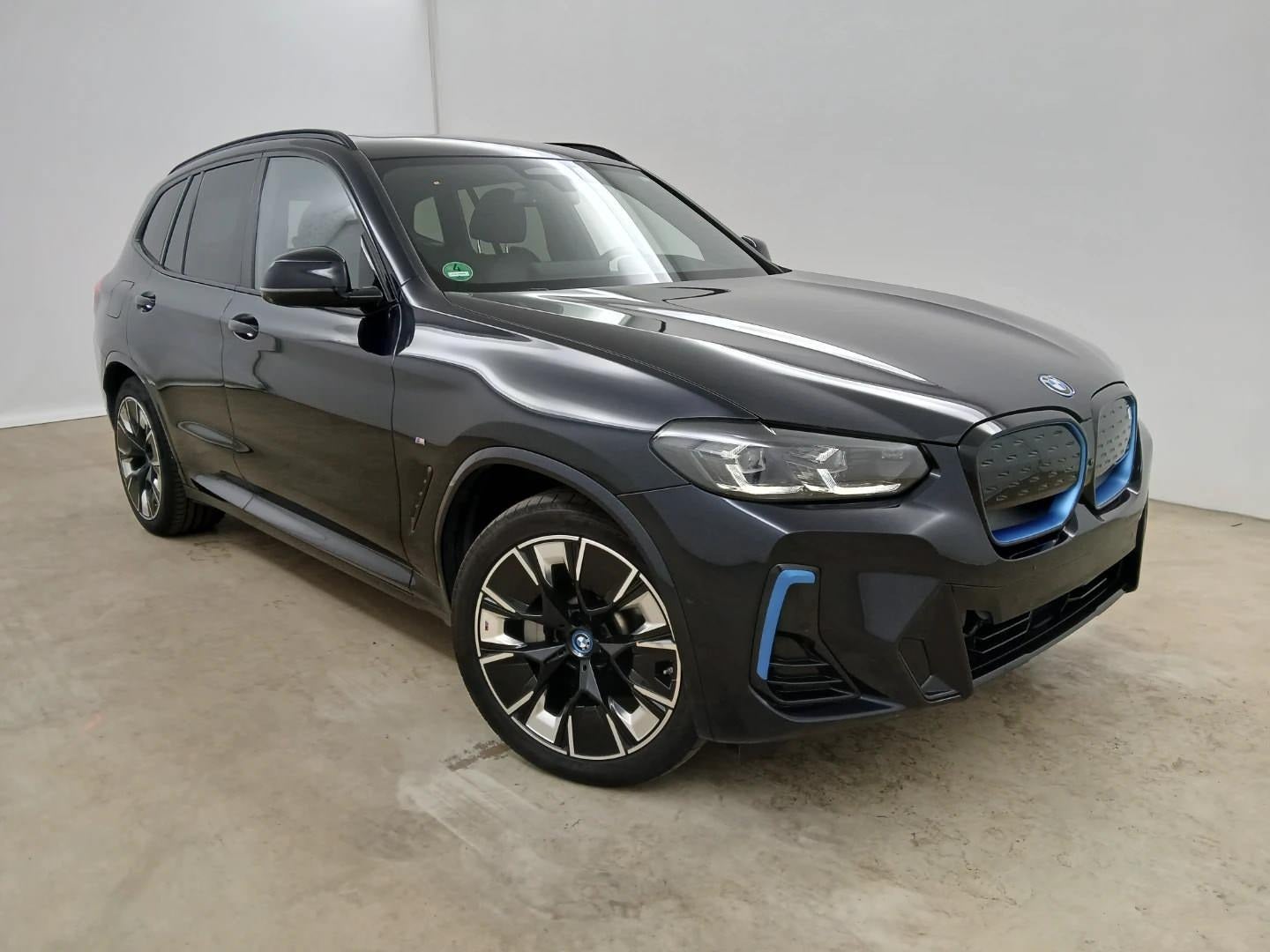 BMW iX3 Charged Plus M-Sport