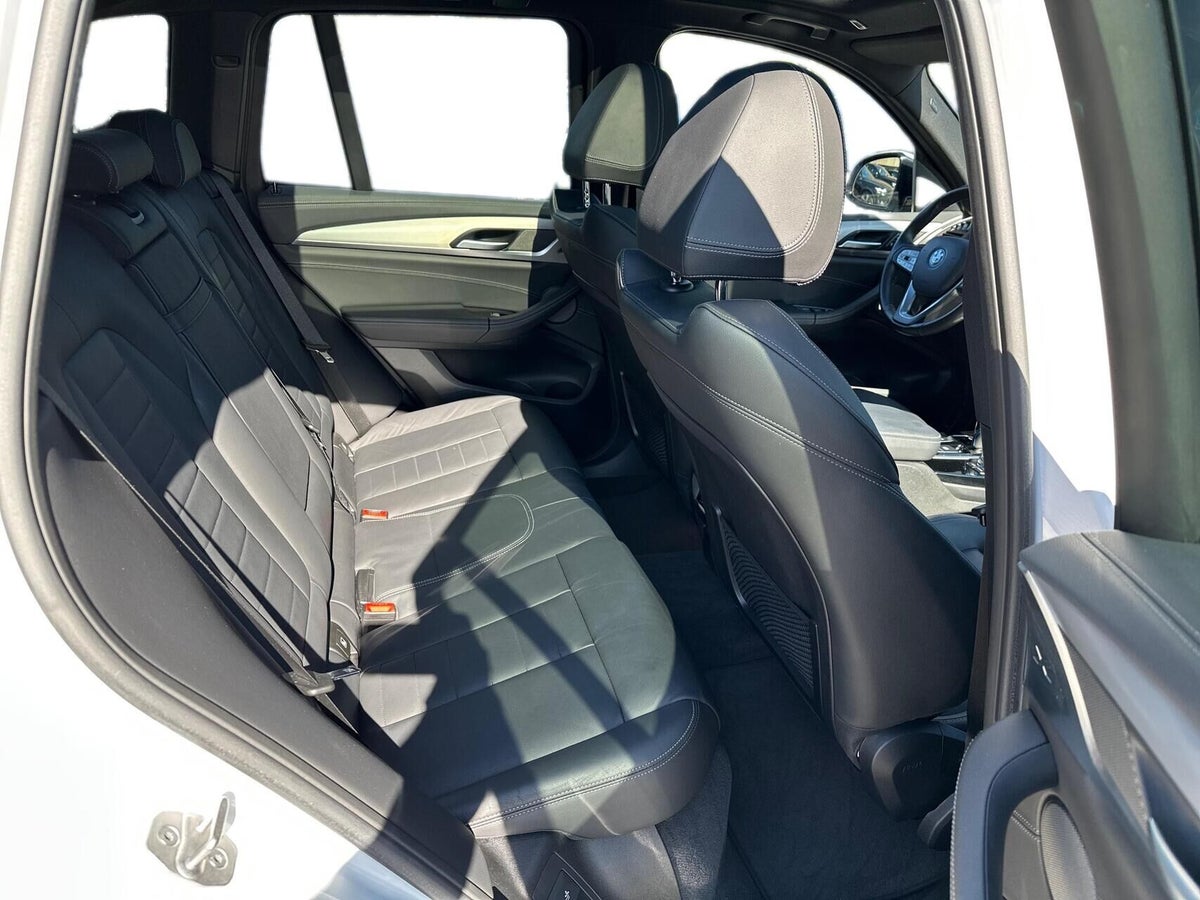 BMW iX3 Charged Plus billede 12
